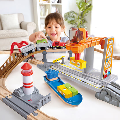 Hape Set Treno Con Nave Cargo